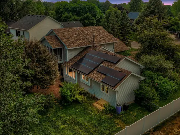 1119 Bonnieview DR, Woodbury, MN 55129