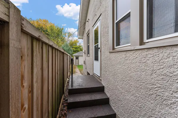 342 Saratoga ST S, Saint Paul, MN 55105