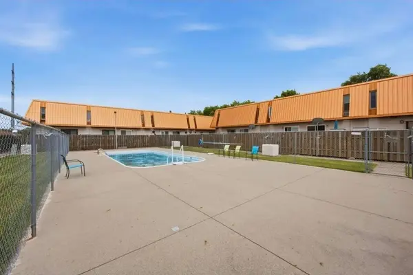 315 12 1/2 AVE E, West Fargo, ND 58078