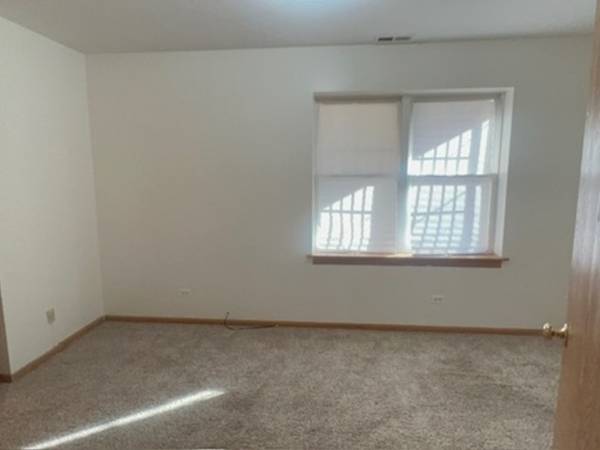 631 E Bowen AVE #1, Chicago, IL 60653