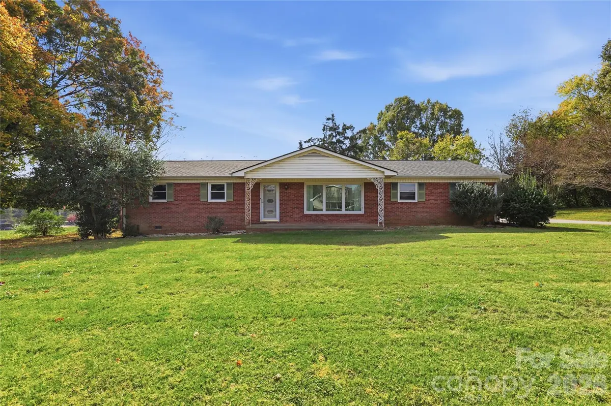 708 Mocksville HWY, Statesville, NC 28625