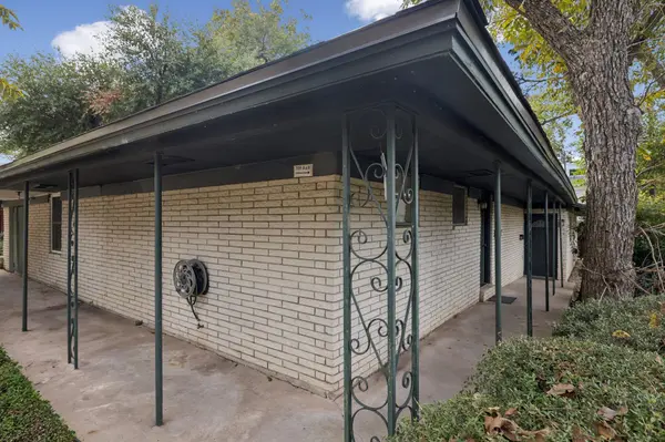 709 E 44th ST, Austin, TX 78751