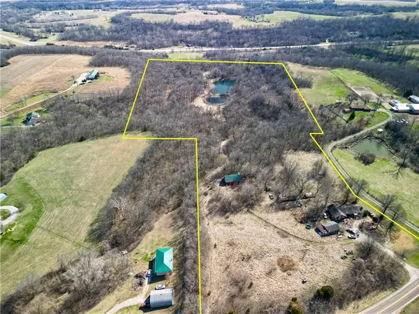 19209 Santa Fe TRL, Leavenworth, KS 66048