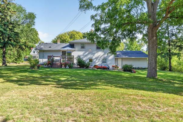 1300 Lakeview AVE, Mendota Heights, MN 55120