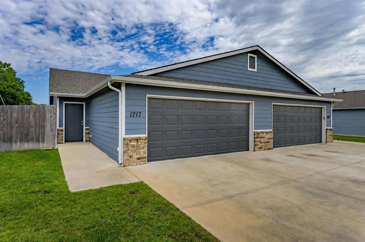 1717-1719 E 69th Ct N, Park City, KS 67219
