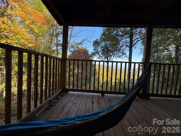 10 Camp Elliott RD, Black Mountain, NC 28711
