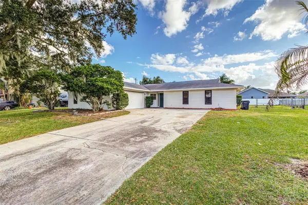 2313 FLAMING ARROW DR, Lakeland, FL 33813