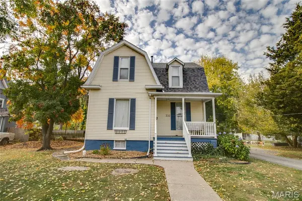 332 N High ST, Carlinville, IL 62626