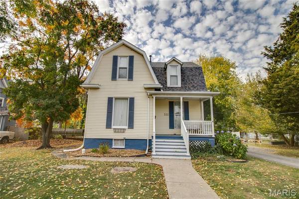 332 N High ST, Carlinville, IL 62626