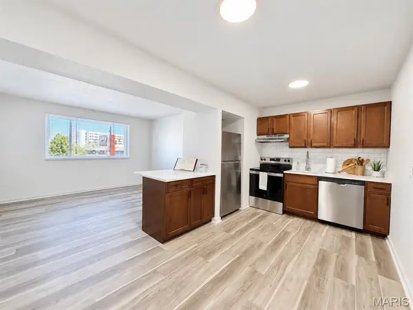 2140 Hampton AVE #101, St Louis, MO 63139