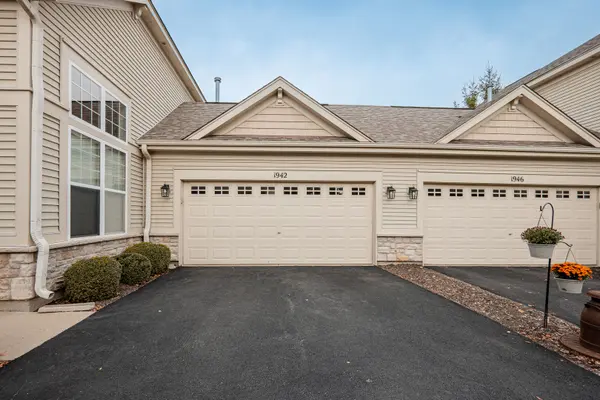 1942 HAVENSHIRE RD #1942, Aurora, IL 60502