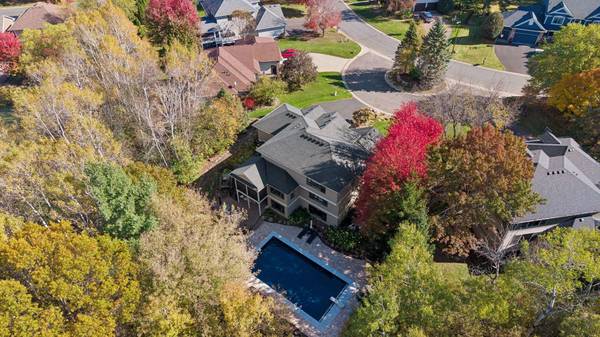 363 Board CIR, Mahtomedi, MN 55115