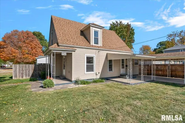 930 W MONROE ST, Auburn, IL 62615