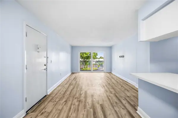 3215 BENEVA RD #202, Sarasota, FL 34232