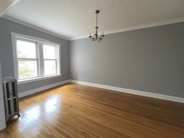 3715 W Cullom AVE #3, Chicago, IL 60618