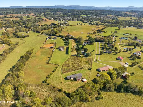 2450 Old Stagecoach Rd, Jonesborough, TN 37659