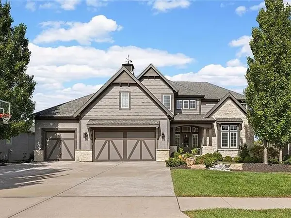 11804 W 164th PL #11804, Overland Park, KS 66221