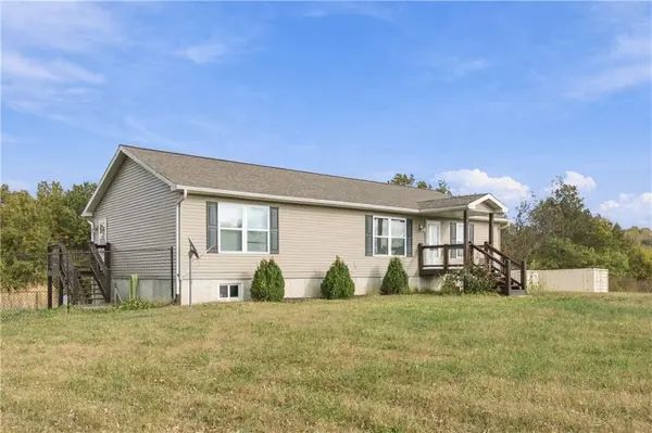 823 NE 951 RD, Knob Noster, MO 65336