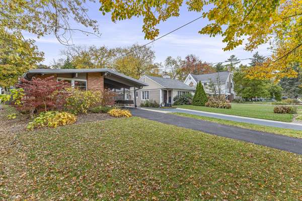 806 Pleasant AVE, Highland Park, IL 60035