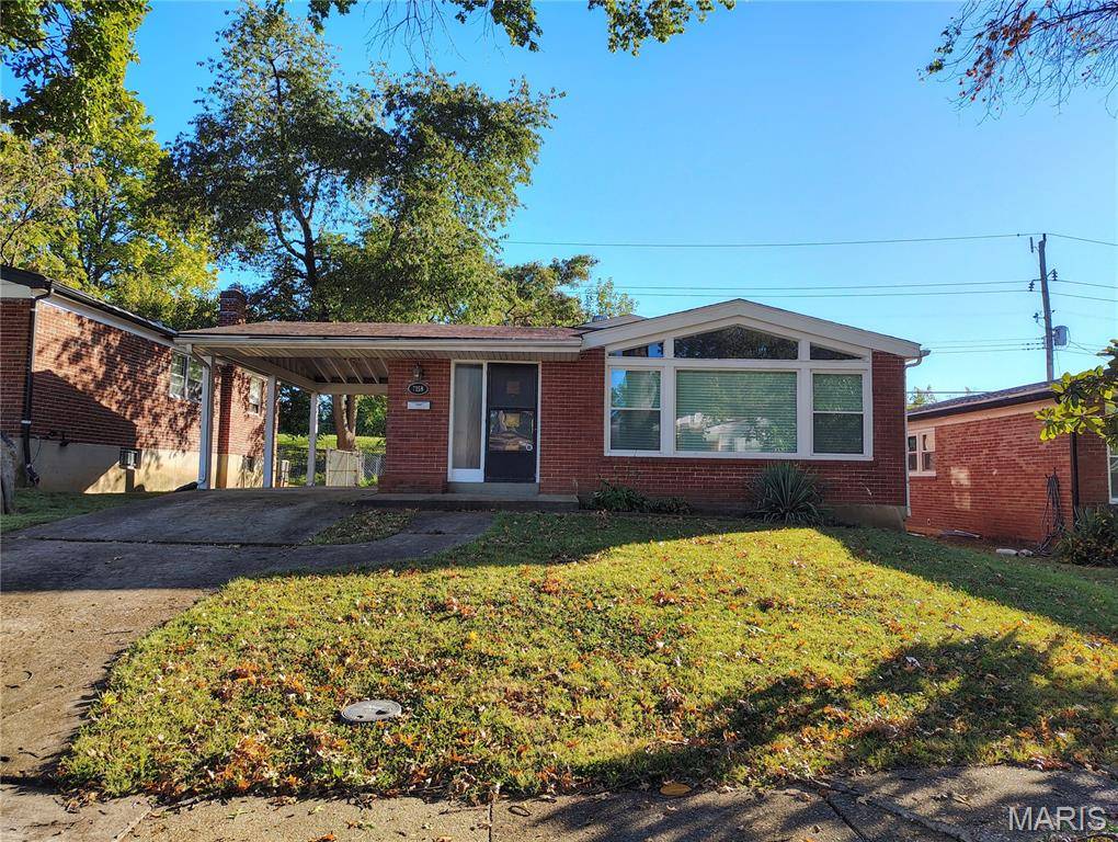 7158 Willow Tree LN, University City, MO 63130