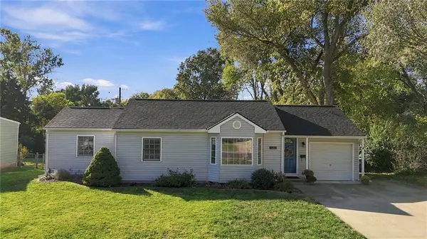 8218 Mackey ST, Overland Park, KS 66204