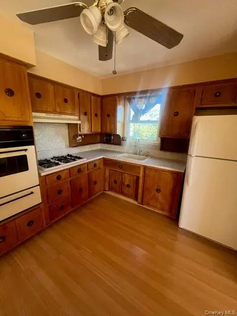102-11 158 AVE, Howard Beach, NY 11414