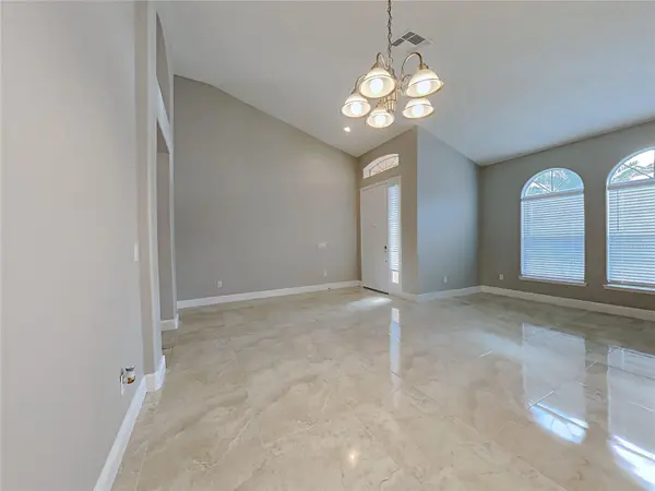 2053 CEDAR GARDEN DR, Orlando, FL 32824