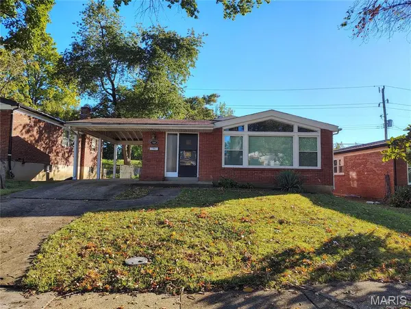 7158 Willow Tree LN, University City, MO 63130