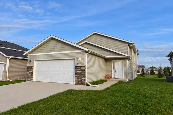 6105 61 AVE S, Fargo, ND 58104