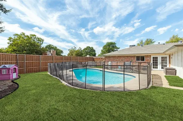 822 Century Park Drive, Garland, TX 75040