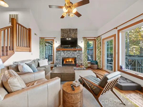 250 Creekside WAY #C301, Burnsville, NC 28714