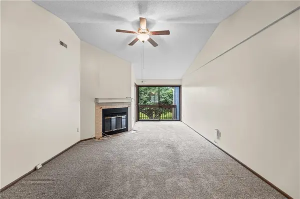 8143 Holmes RD #201, Kansas City, MO 64131