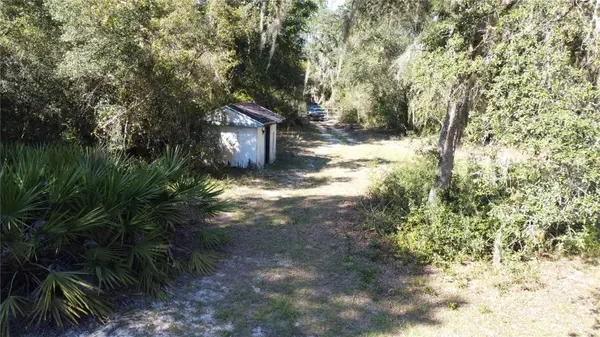 18710 SE 61ST STREET RD, Ocklawaha, FL 32179