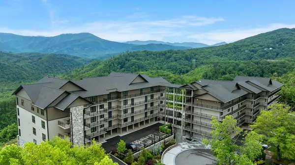 855 Campbell Lead Rd #108, Gatlinburg, TN 37738