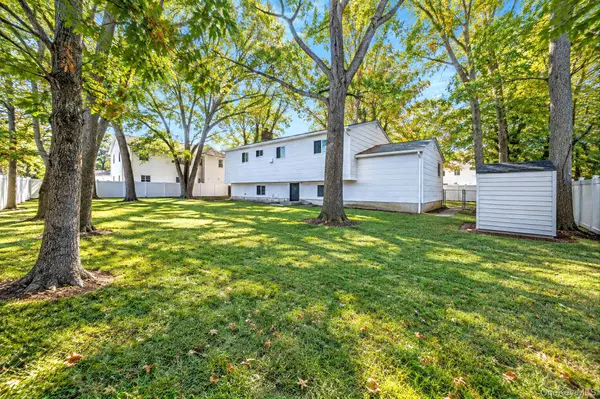 221 Shelter RD, Ronkonkoma, NY 11779