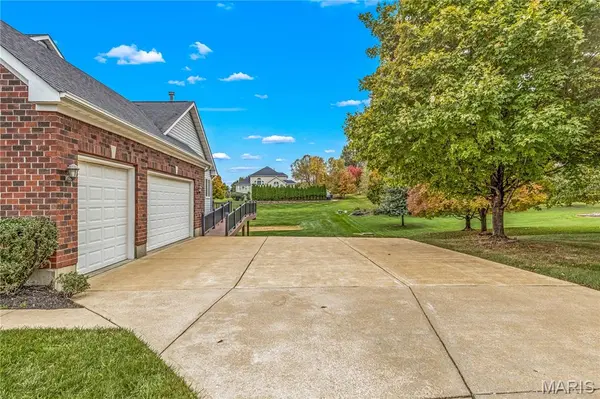 5305 Enchanted CT, St Charles, MO 63304
