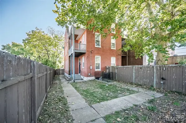 2243 Jules ST, St Louis, MO 63104