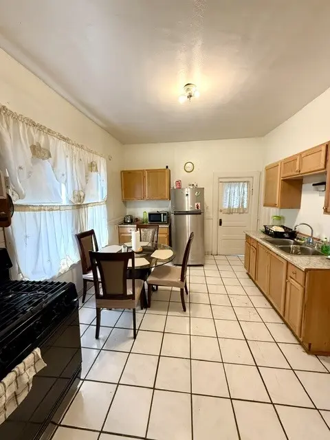 Address not disclosed, Chicago, IL 60624