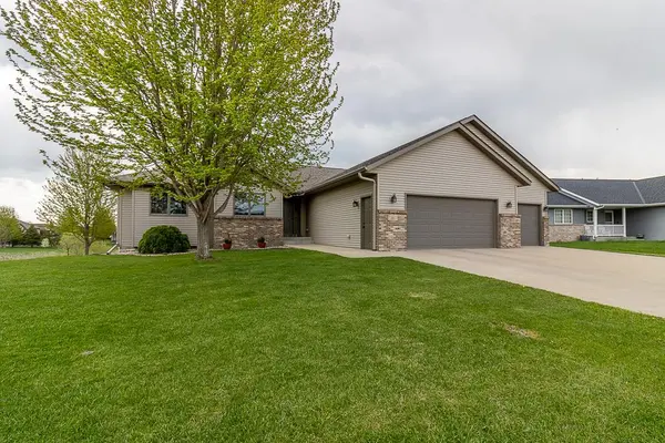 201 Pebble Creek DR, Mankato, MN 56001