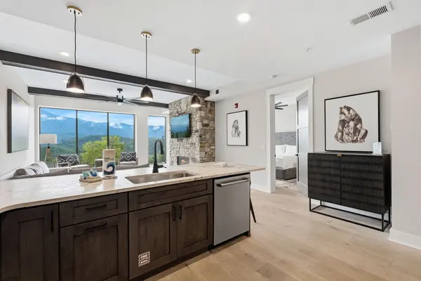 855 Campbell Lead Rd #208, Gatlinburg, TN 37738