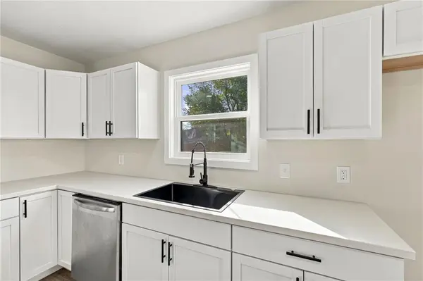 1221 E Pine ST, Fort Scott, KS 66701