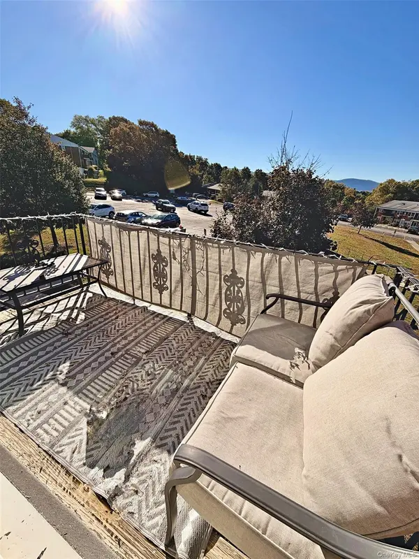 1 Colonial RD #111, Beacon, NY 12508