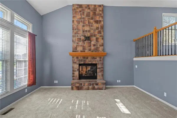 11020 Augusta DR, Kansas City, KS 66109