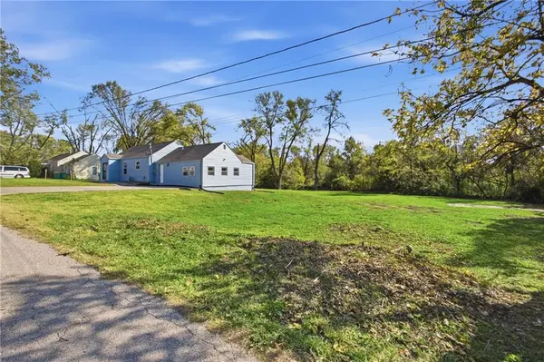 5033 Kimball AVE, Kansas City, KS 66104