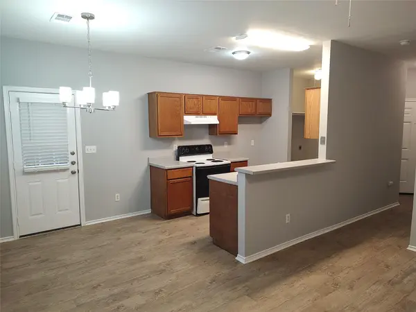 1619 Constantino CIR #B, Austin, TX 78745