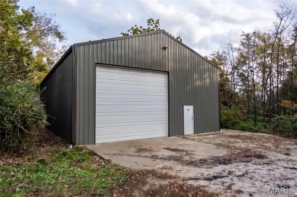 857 Emge RD, O'fallon, MO 63366