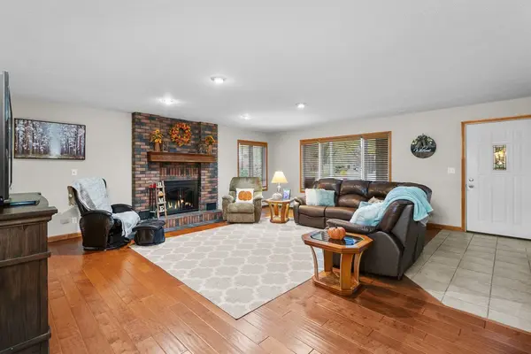 119 Valley Brook DR, Blue Grass, IA 52726