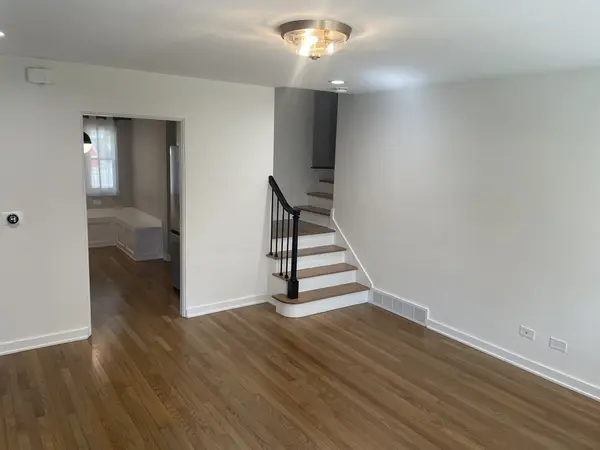 117 E 6th AVE, Naperville, IL 60563