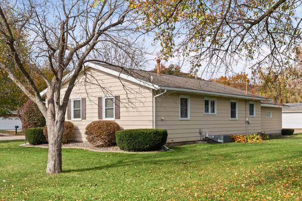217 S Maple ST, La Crescent, MN 55947