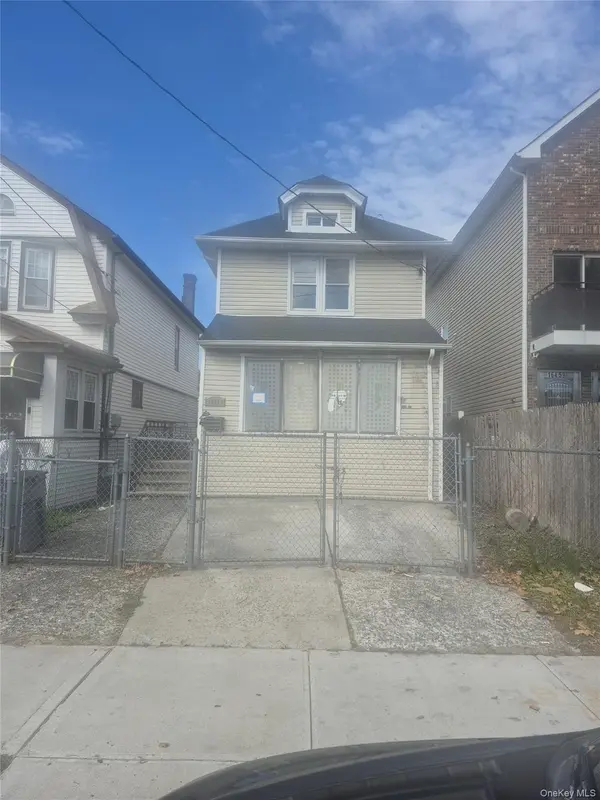 16457 109th Ave, Addisleigh Park, NY 11433